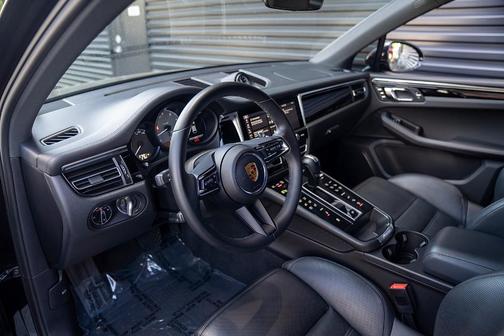 Jet Black Metallic 2023 Porsche Macan S