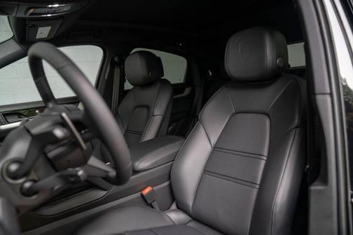 2025 Porsche Cayenne AWD