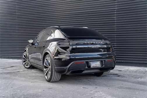 2024 Porsche Macan 4