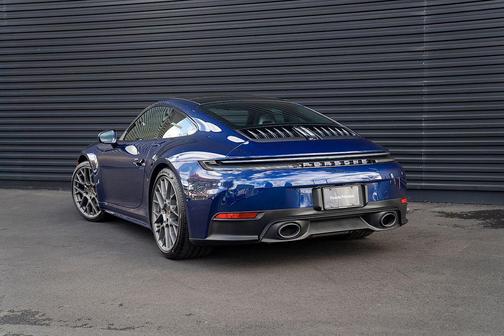 2025 Porsche 911 Carrera