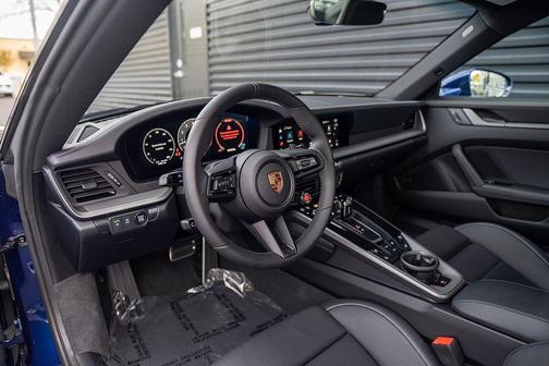 2025 Porsche 911 Carrera