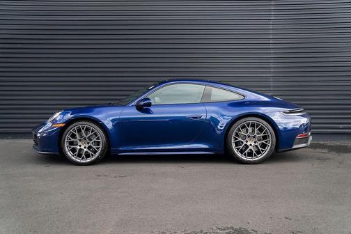 2025 Porsche 911 Carrera