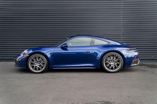 2025 Porsche 911 Carrera