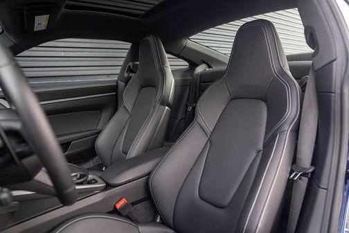 2025 Porsche 911 Carrera