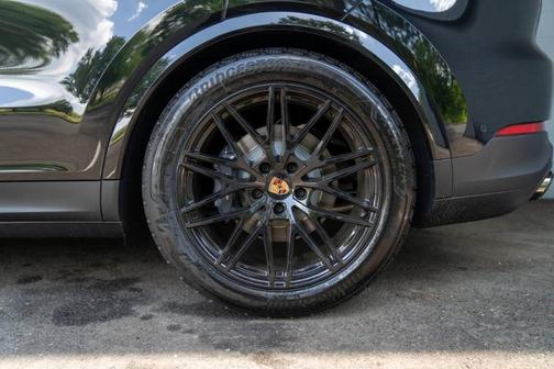 2025 Porsche Cayenne AWD