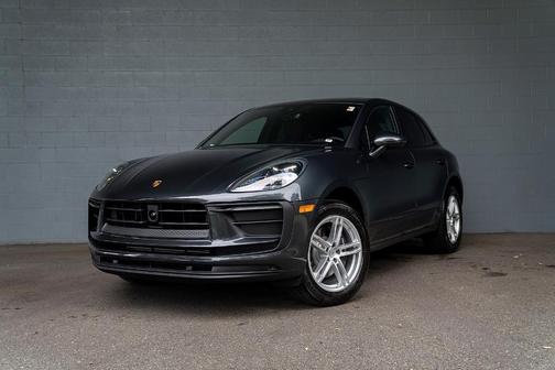 2025 Porsche Macan Base