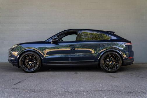 2025 Porsche Cayenne AWD