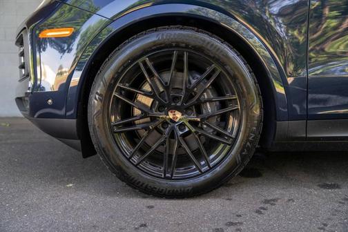 2025 Porsche Cayenne AWD