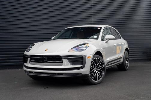 2025 Porsche Macan Base