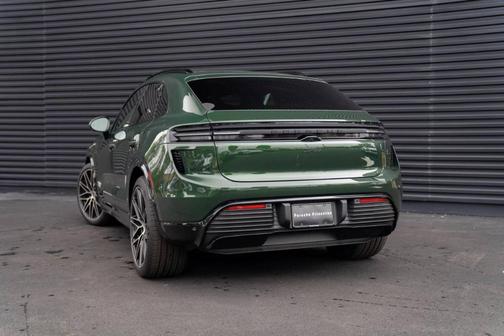 2025 Porsche Macan Electric Turbo