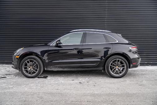 2022 Porsche Macan Base (PDK)