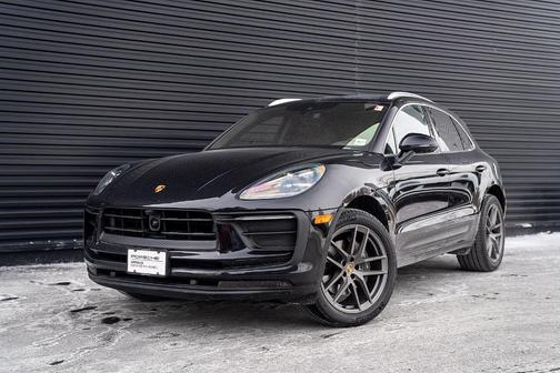 2022 Porsche Macan Base (PDK)