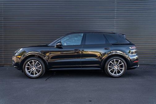 2025 Porsche Cayenne Base
