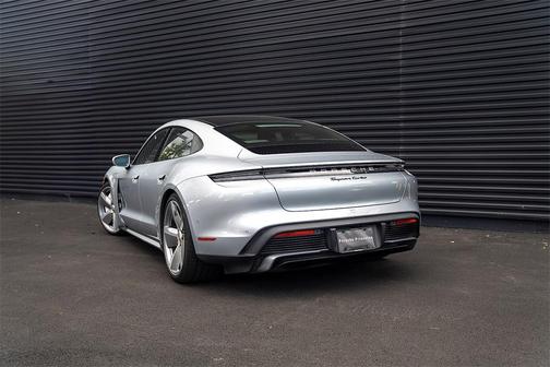 2020 Porsche Taycan Turbo