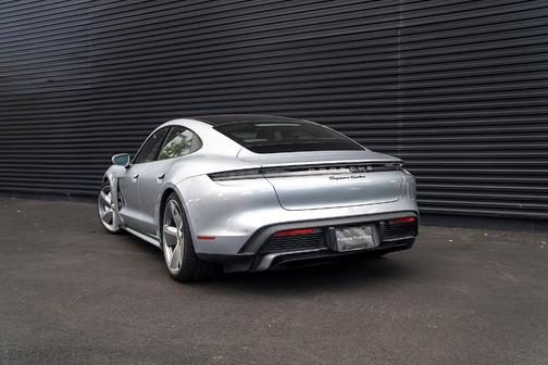 2020 Porsche Taycan Turbo
