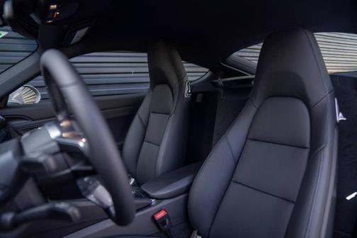 2025 Porsche 718 Cayman 