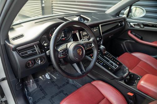 Chalk 2023 Porsche Macan