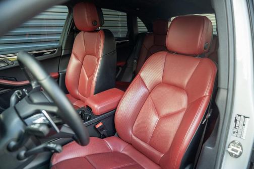Chalk 2023 Porsche Macan