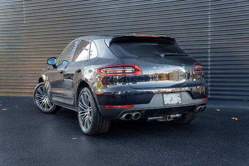Black 2018 Porsche Macan Macan