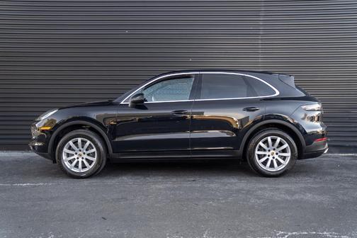2022 Porsche Cayenne Base