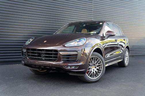 Brown 2018 Porsche Cayenne GTS