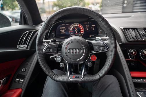 Daytona Gray Pearl Effect 2018 Audi R8 5.2 quattro Plus