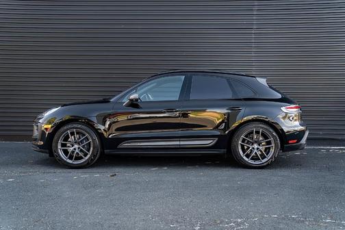 2025 Porsche Macan T