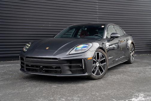 2024 Porsche Panamera 4