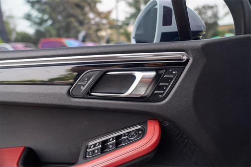 2024 Porsche Macan S