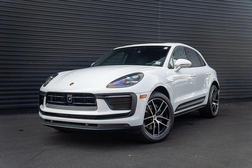 2025 Porsche Macan Base
