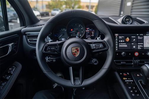 2025 Porsche Macan T