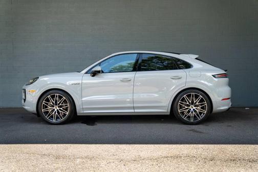 2025 Porsche Cayenne Turbo