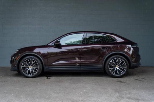 2025 Porsche Macan Electric 4S