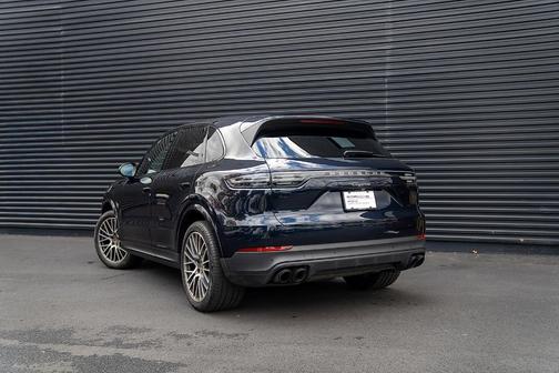 2022 Porsche Cayenne Platinum Edition