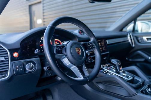 2022 Porsche Cayenne Platinum Edition
