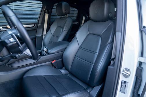 2022 Porsche Cayenne Platinum Edition