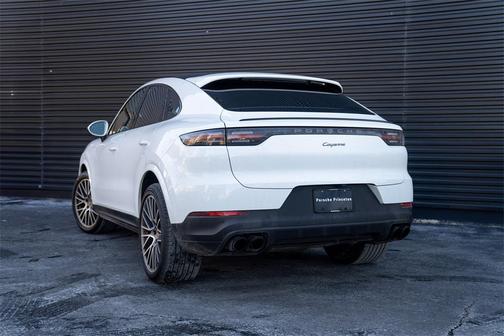 2022 Porsche Cayenne Platinum Edition