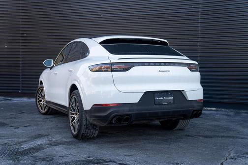2022 Porsche Cayenne Platinum Edition