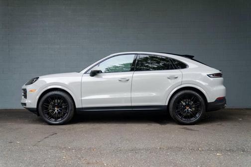 2025 Porsche Cayenne AWD