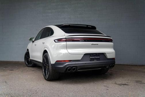 2025 Porsche Cayenne AWD