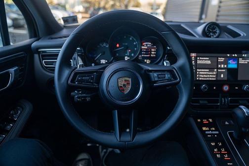 2025 Porsche Macan T