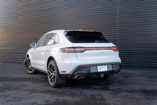 2025 Porsche Macan T