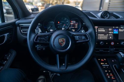 2025 Porsche Macan T