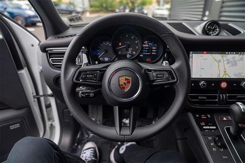 2025 Porsche Macan Base