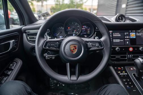 Dolomite Silver Metallic 2026 Porsche Macan