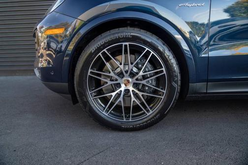 2026 Porsche Cayenne AWD