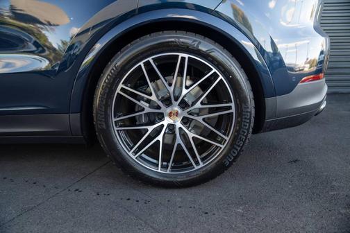 2026 Porsche Cayenne AWD