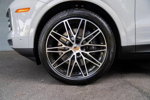 2025 Porsche Cayenne 