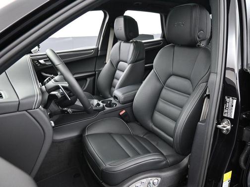 2026 Porsche Macan GTS