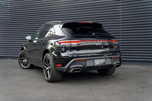 2025 Porsche Macan Base
